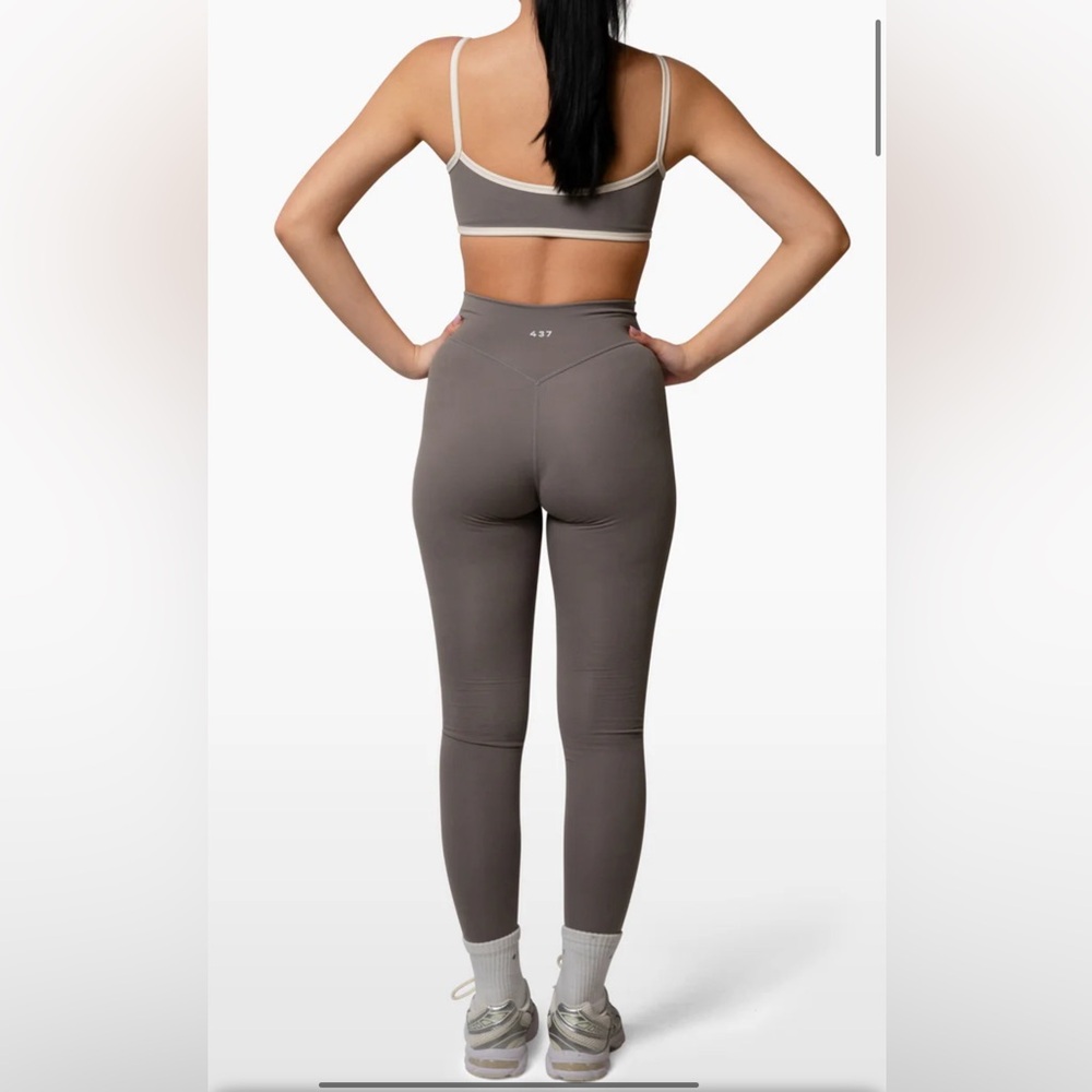 V leggings from 437